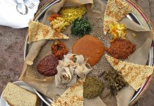Eritre mutfağı, Doğu Afrika’nın en özgün gastronomi kültürlerinden birini temsil eder. Ülke, tarih boyunca Arap, Osmanlı ve İtalyan etkisi altında kalmıştır. Bu etkileşimler, Eritre sofralarına hem baharatlı hem de Akdeniz esintili tatlar kazandırmıştır. Eritre halkının yemek kültürü, hem yerel tarım ürünlerini hem de dış kültürlerin getirdiği teknikleri bir araya getirerek benzersiz bir mutfak ortaya çıkarmıştır. Konulu bir haber görseli.