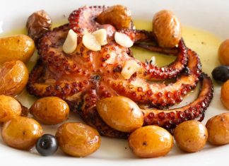 Portekiz Mutfağı Portekiz mutfağı, yüzyıllar boyunca hem denizcilik geleneğinin hem de farklı kültürlerin etkisiyle şekillenmiş bir gastronomi hazinesidir. Akdeniz’in taze ürünleri, Atlantik Okyanusu’nun zengin deniz mahsulleri ve Güney Amerika ile Afrika’dan gelen baharatlar, Portekiz yemeklerinin karakterini oluşturur. Ülke mutfağı, köklü gelenekleri korurken yenilikçi tatlara da kapı aralar. Konulu bir haber görseli.