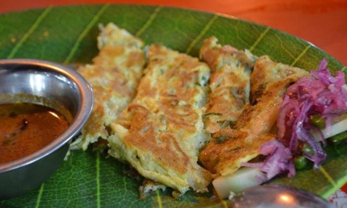 Sumatra Mutfağı Sumatra mutfağı, Endonezya’nın ikinci büyük adası Sumatra’da yüzyıllar boyunca şekillenmiş bir gastronomi geleneğidir. Bu mutfak, ada halkının tarihsel ve kültürel mirasını yansıtan zengin tatlar sunar. Sumatra mutfağı, özellikle baharat kullanımıyla bilinir ve yemeklerde yoğun aromalar ön plandadır. Konulu bir haber görseli.