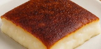 Kars kazandibi, Anadolu tatlı kültürünün köklü mirasını günümüze taşıyan en özel lezzetlerden biri olarak yeniden gastronomi dünyasında yükselişe geçti. Özellikle son yıllarda geleneksel tatlılara olan ilginin artması, bu bölgesel lezzetin daha fazla tanınmasını sağladı. Hem görünümü hem de kendine özgü karamelize yapısıyla diğer sütlü tatlılardan ayrılan Kars kazandibi, Kars mutfağının güçlü süt ürünleri geleneğini yansıtan bir tatlı olarak öne çıkıyor. Bu nedenle tatlı severlerin favorileri arasında hızla yükselmeye devam ediyor. Konulu bir haber görseli.