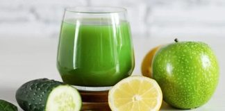 Sıvı Diyeti ile Hızlı Arınma ve Dengeli Beslenme Rehberi Sıvı diyeti, özellikle kısa süreli detoks programları ve sindirim sistemini rahatlatmak amacıyla tercih edilen bir beslenme yaklaşımıdır. Bu diyet, katı gıdalar yerine sıvı diyeti kapsamındaki çorbalar, smoothieler, taze meyve ve sebze suları ile uygulanır. Vücudu toksinlerden arındırırken enerji seviyelerini dengelemeye yardımcı olur. Düzenli uygulandığında metabolizmayı destekler, bağışıklık sistemini güçlendirir ve sindirimi kolaylaştırır. Konulu bir haber görseli.